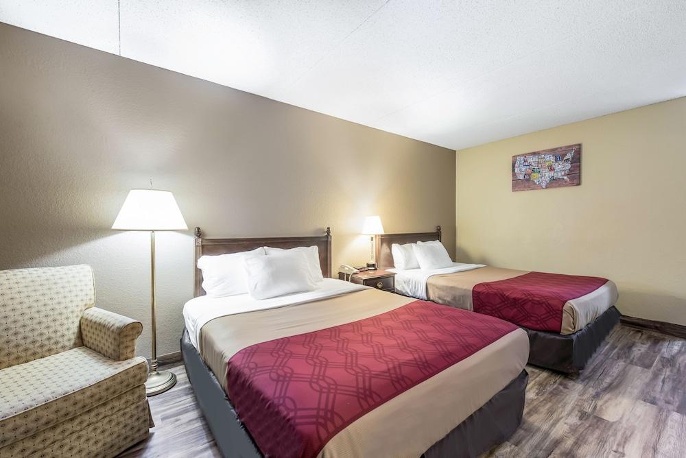 Econo Lodge photo 4