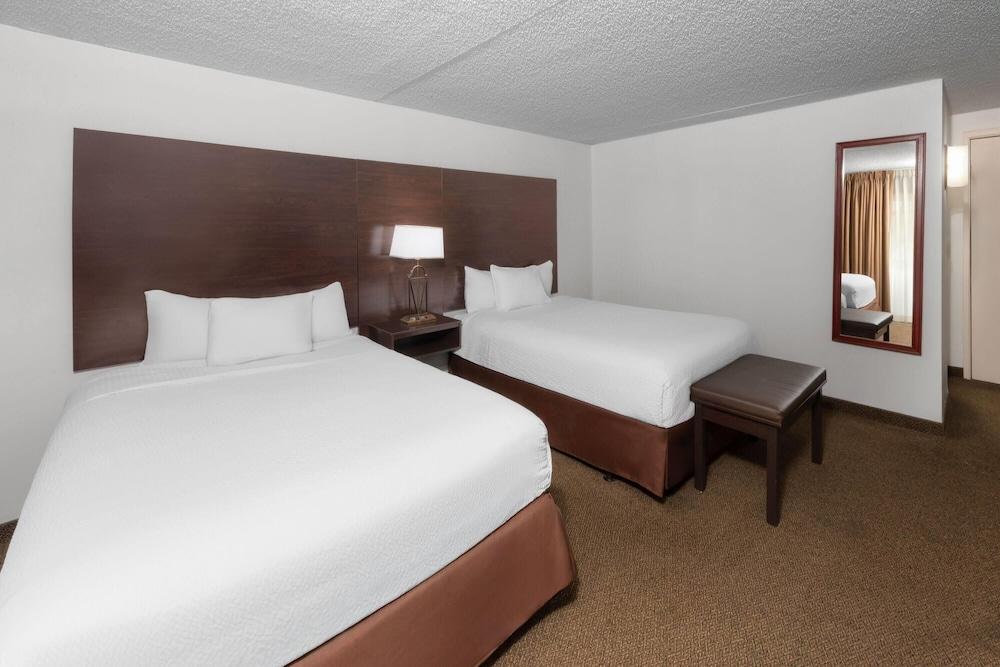 Endeavor Inn & Suites, Trademark Collection by Wyndham photo 26