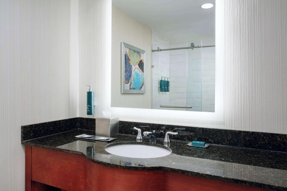 DoubleTree by Hilton Greensboro photo 6
