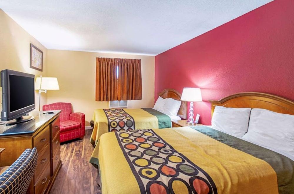Utica Stay Inn photo 2