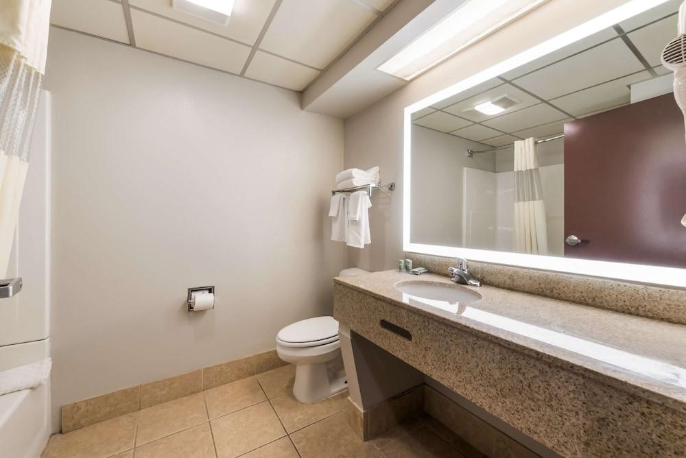 Baymont by Wyndham Westampton photo 15