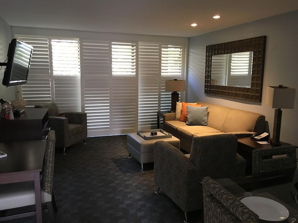 GetAways at Palm Springs Tennis Club photo 39