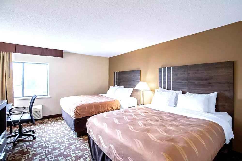 Norwood Inn & Suites Milwaukee photo 15
