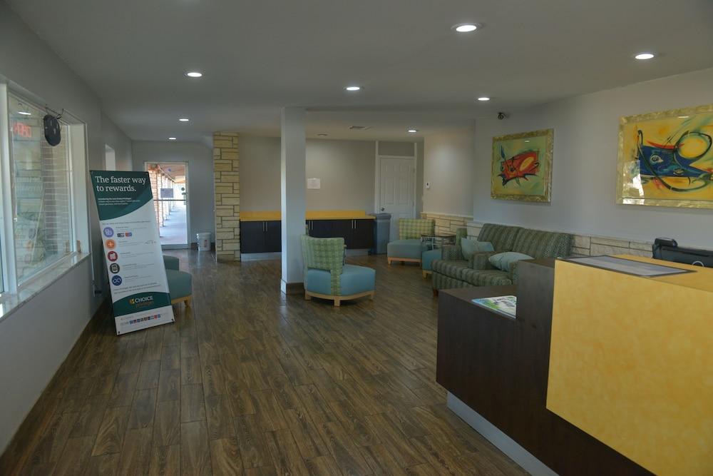 Rodeway Inn & Suites Winter Haven Chain Of Lakes photo 4