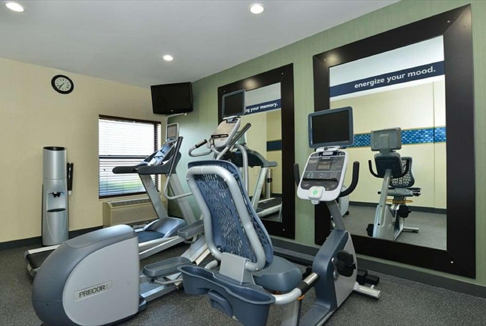 Hampton Inn Sturgis-Lagrange Area photo 31