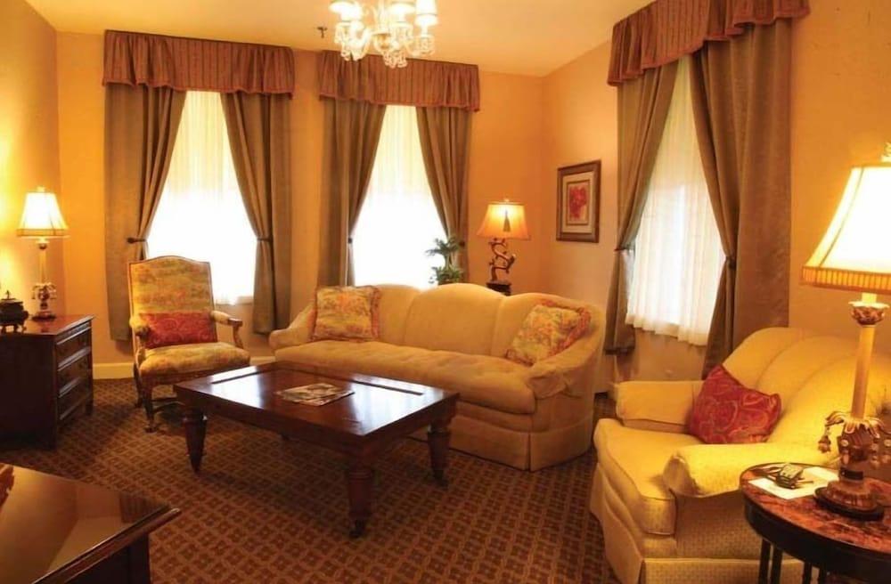 The Martha Washington Inn And Spa photo 36