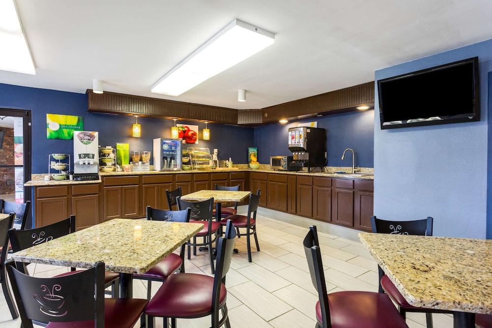 Quality Inn Indianola photo 51