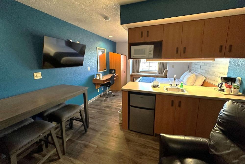 Microtel Inn & Suites by Wyndham Tomah photo 4