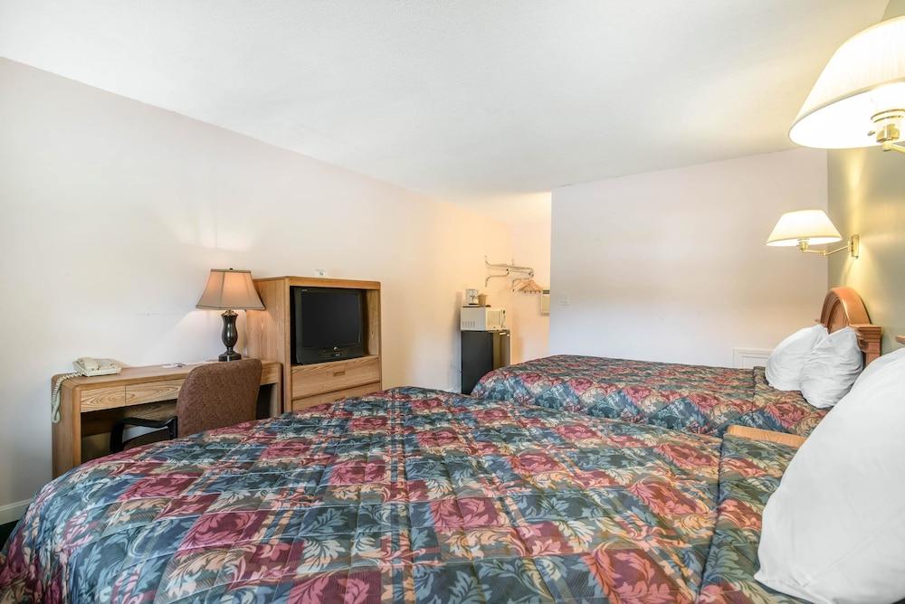 Rodeway Inn Bellows Falls photo 16