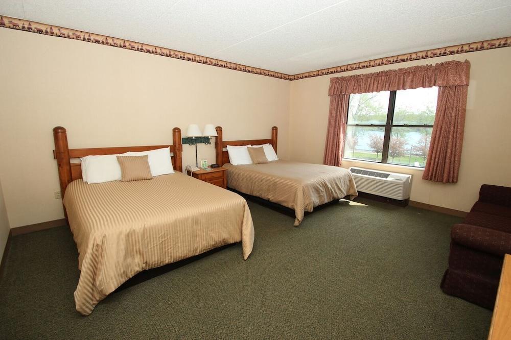 Darien Lake Lodge on the Lake photo 10