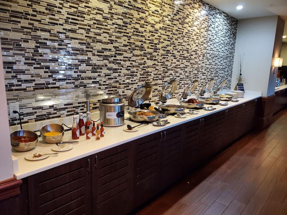 Crowne Plaza Springfield by IHG photo 15