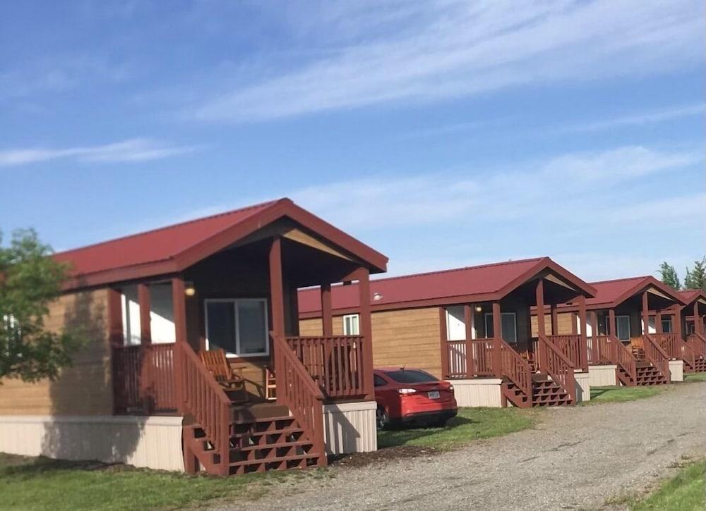 Eagle Peak Lodge & Cabins photo 14