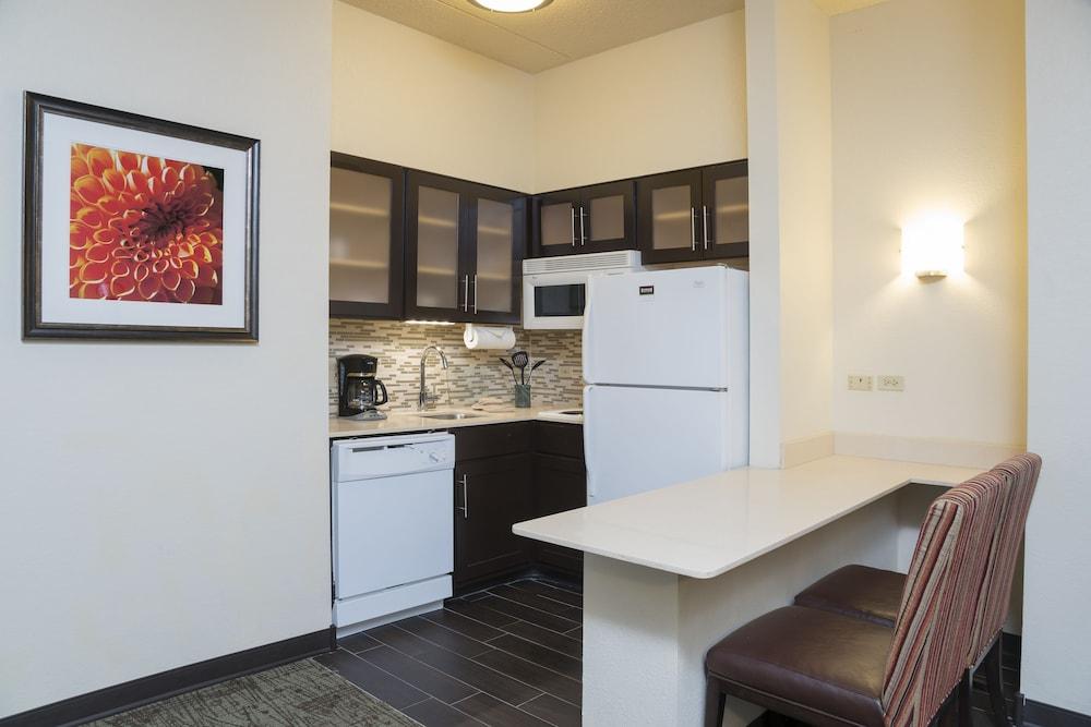 Staybridge Suites Chicago-Oakbrook Terrace by IHG photo 13