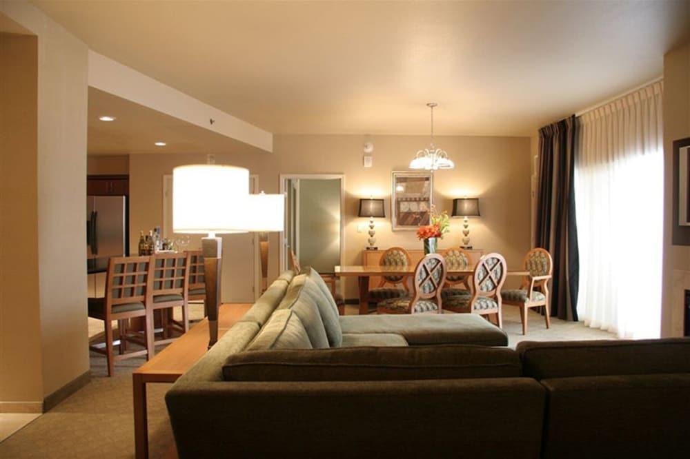 The Platinum Hotel photo 4