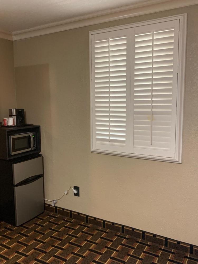 Budget Inn photo 40