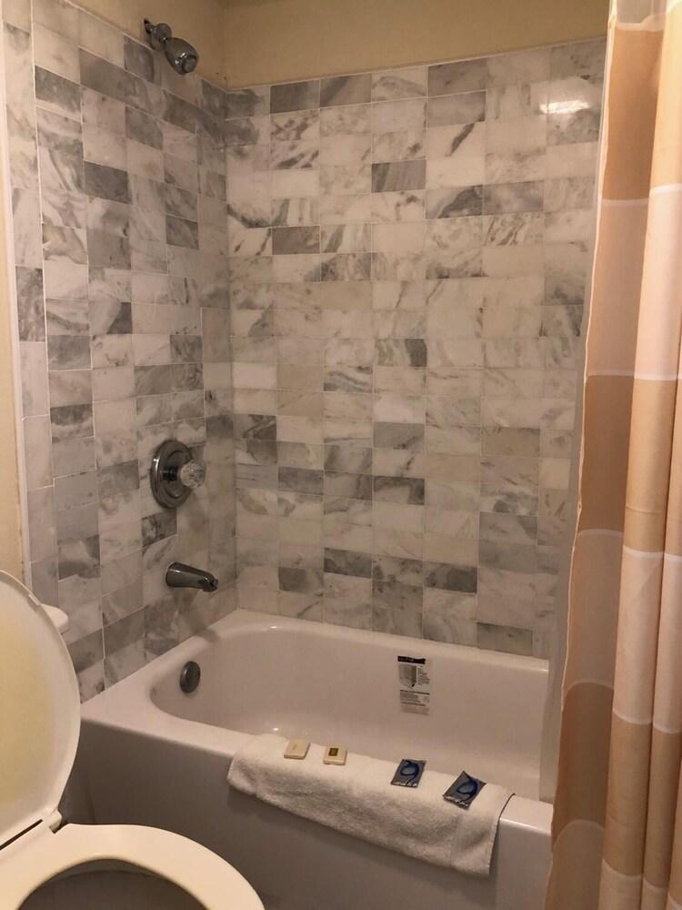America's Best Inn photo 28