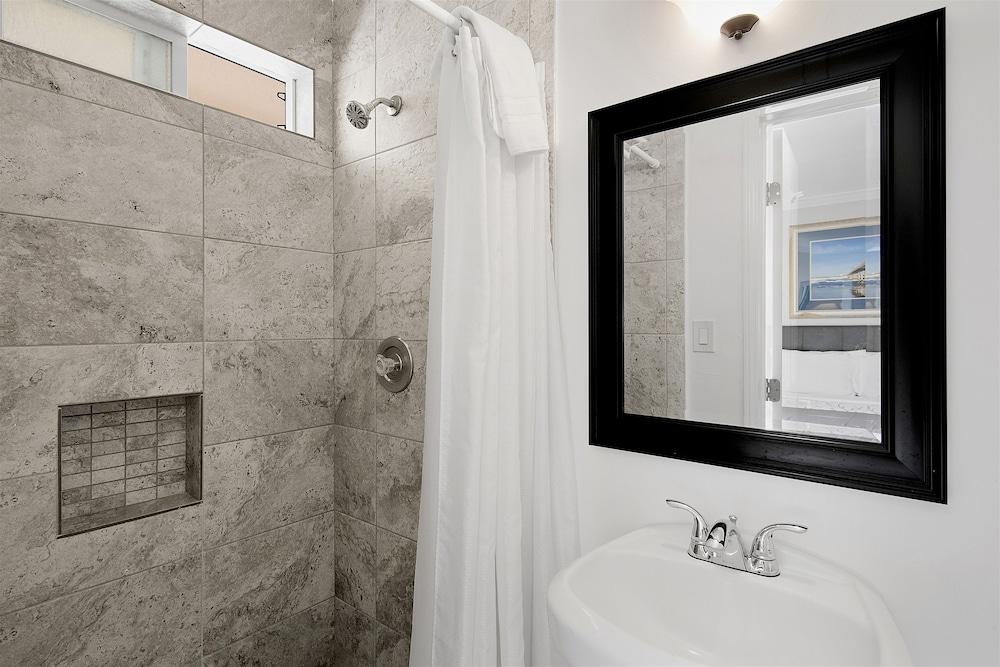 Ocean Beach Hotel photo 22