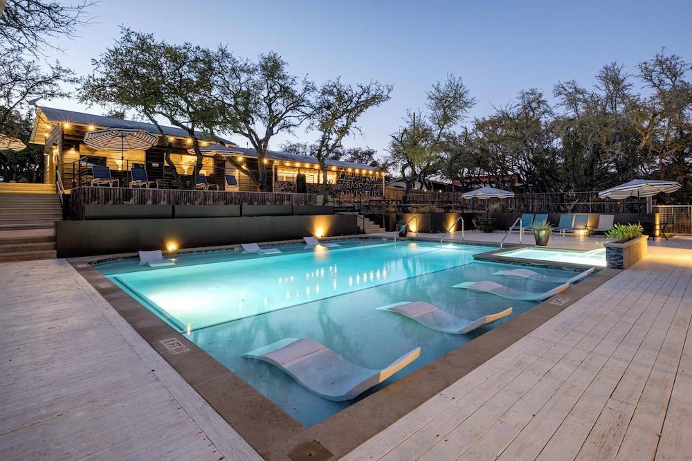 Lucky Arrow Retreat - Dripping Springs photo 15