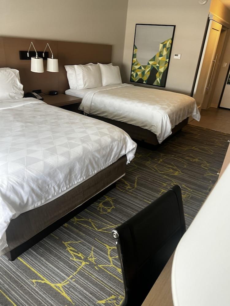 Holiday Inn & Suites Houston NW - Willowbrook by IHG photo 9