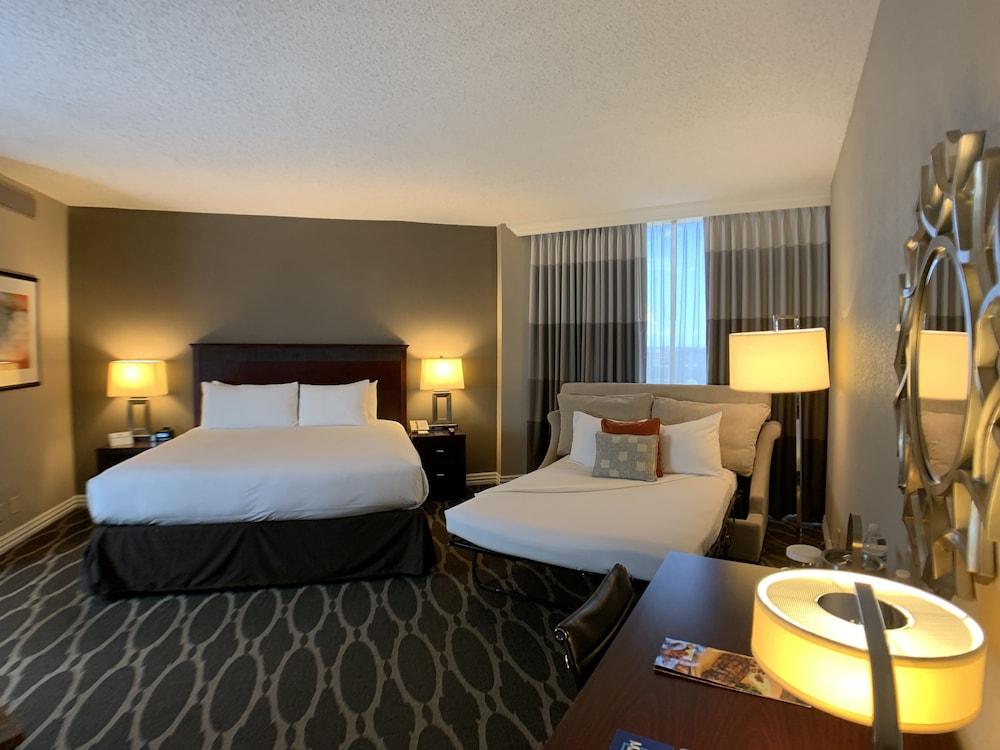 Hilton Houston Westchase photo 9