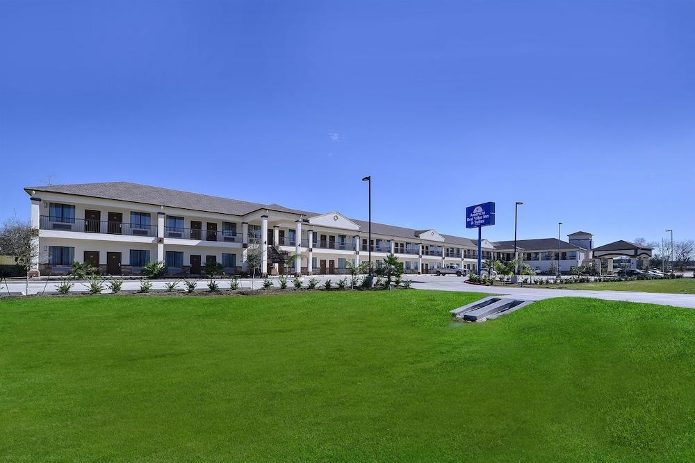 Americas Best Value Inn & Suites Cuero — hotel in Cuero