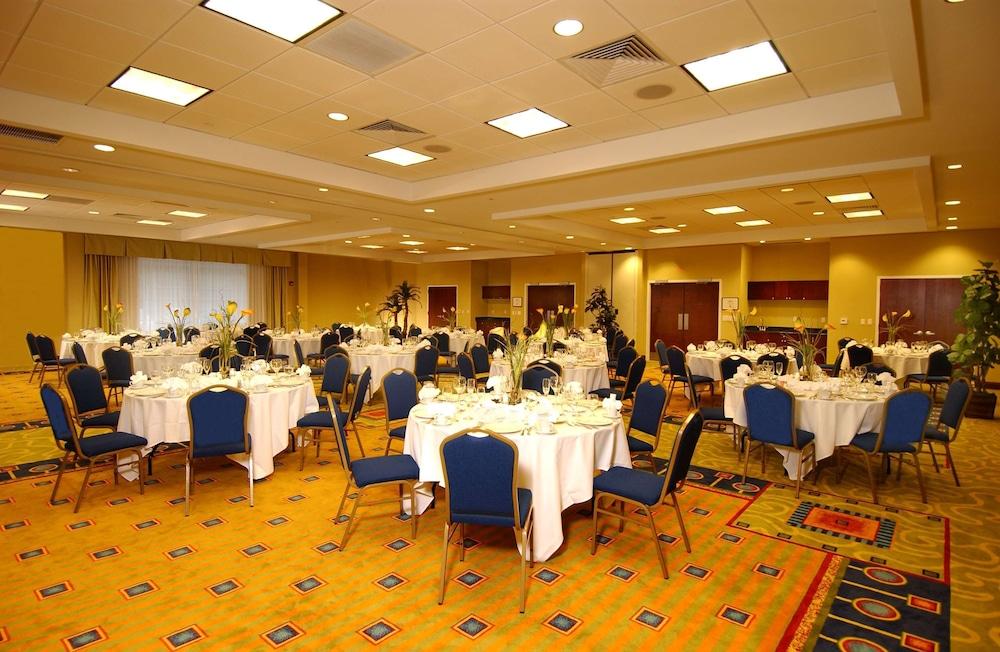DoubleTree by Hilton Greensboro photo 12