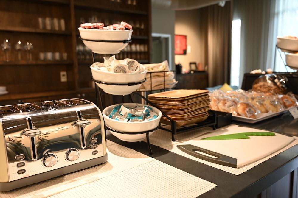 Art House Hotel and Suites photo 31
