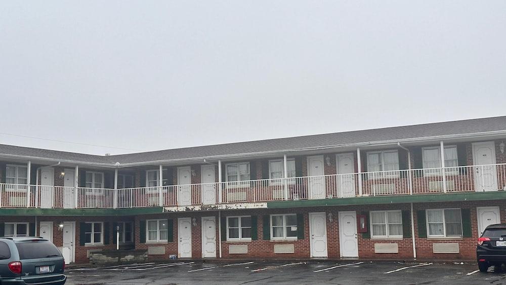 Botkins motel photo 11