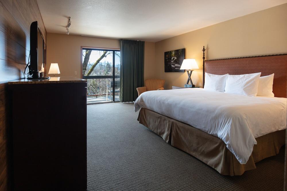 Riverside Inn photo 10