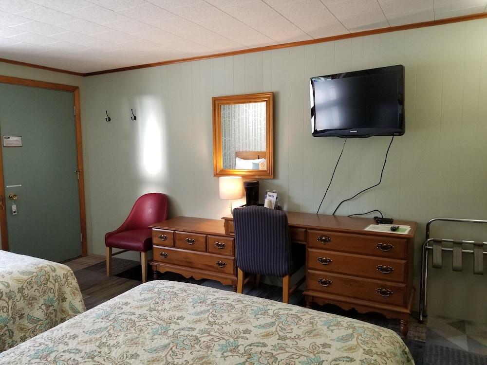 White Mountain Motel And Cottages photo 77