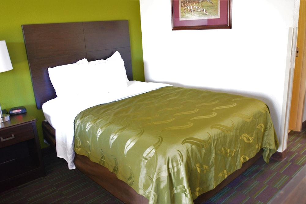 Quality Inn Culpeper photo 14