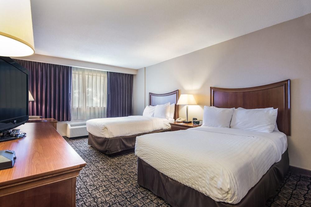 Cayuga Blu Hotel photo 12