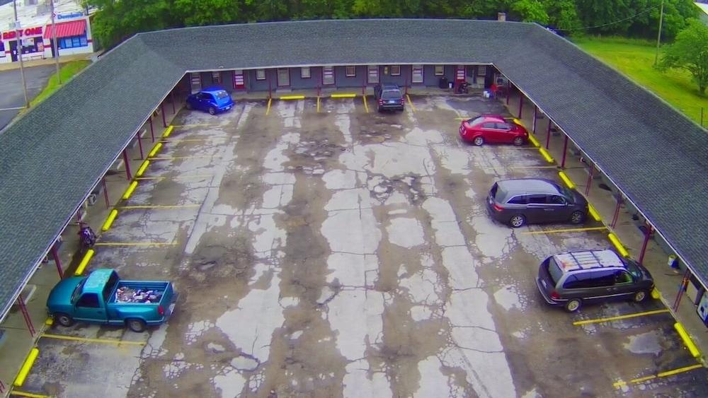 Budget Inn Du Quoin photo 7