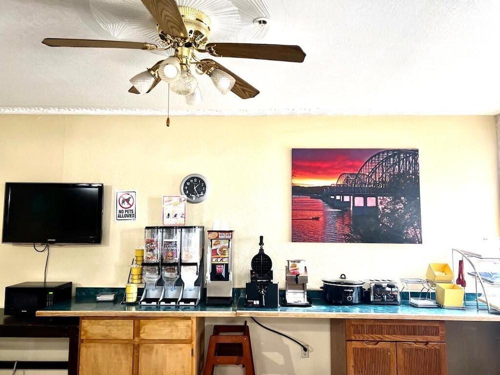 Econo Lodge Oacoma - Chamberlain West photo 84