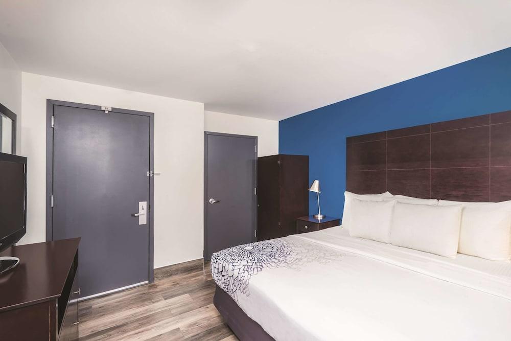 La Quinta Inn & Suites by Wyndham Brooklyn Downtown photo 10