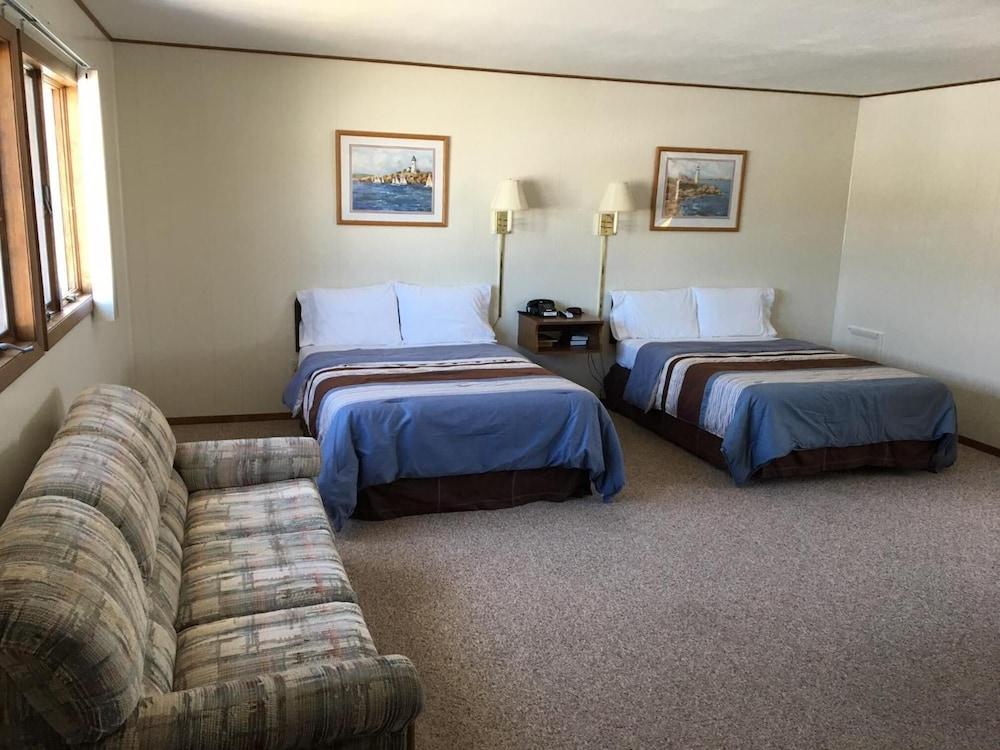 Coho Motel and Suites photo 2