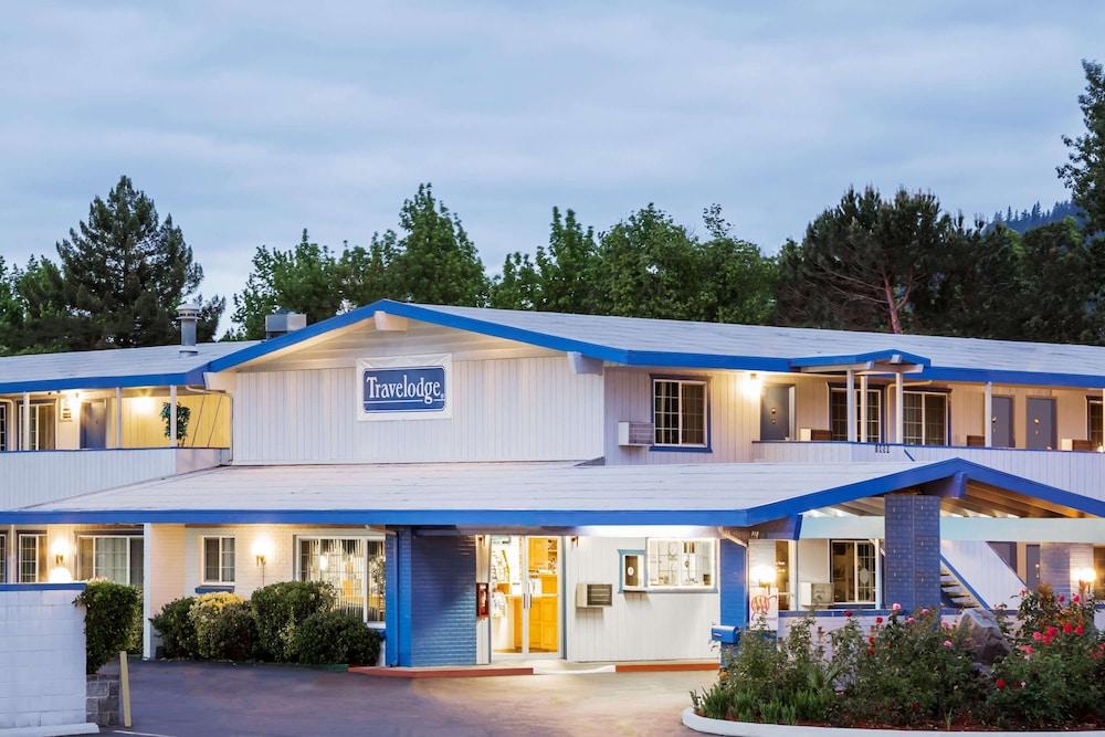 Travelodge by Wyndham Grants Pass photo 12