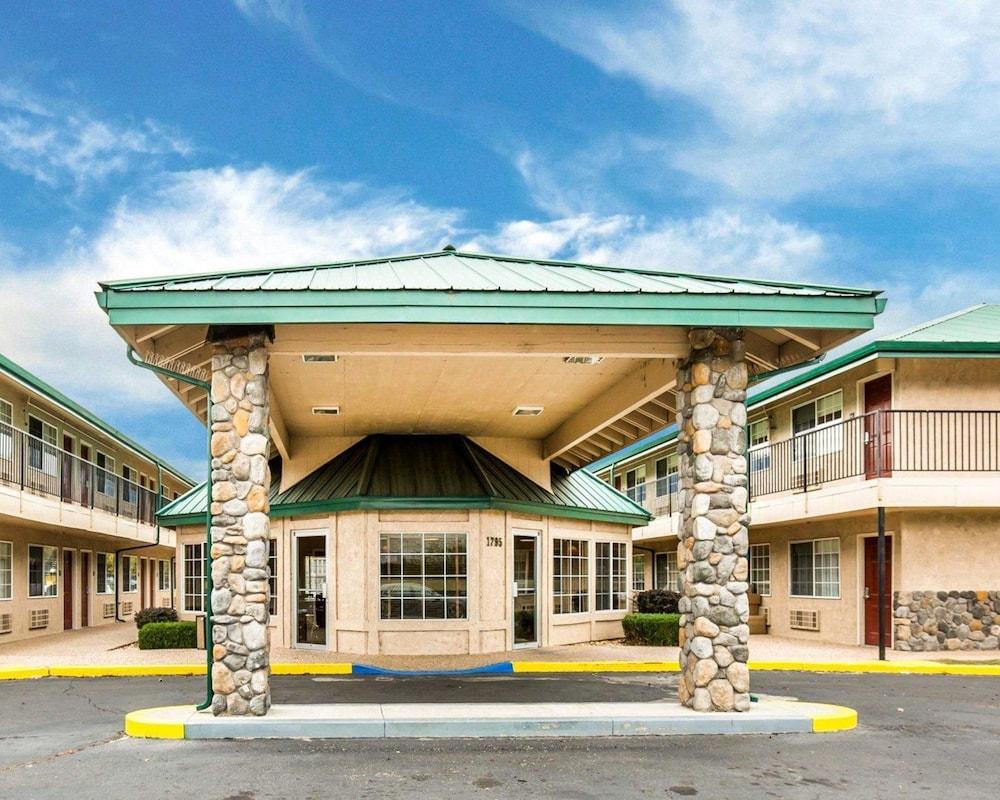 Quality Inn & Suites Minden photo 27