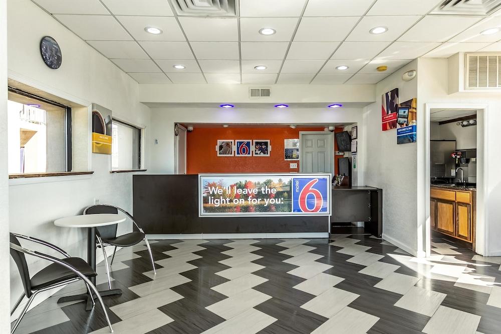 Motel 6 Elizabeth, NJ - Newark Liberty Intl Airport photo 9