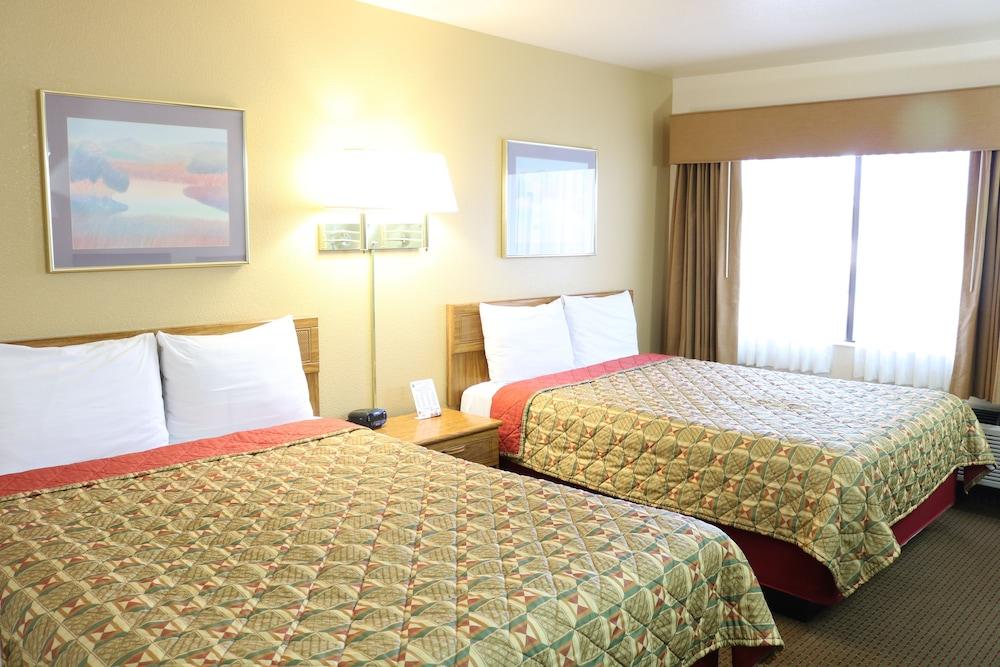 Highland Country Inn photo 6