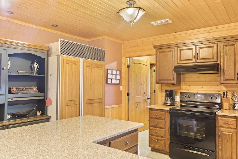 Thunderbird Resort & Event Center photo 66