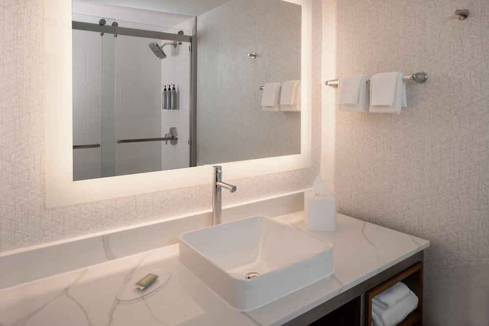 Courtyard Miami in Coral Gables by Marriott photo 34