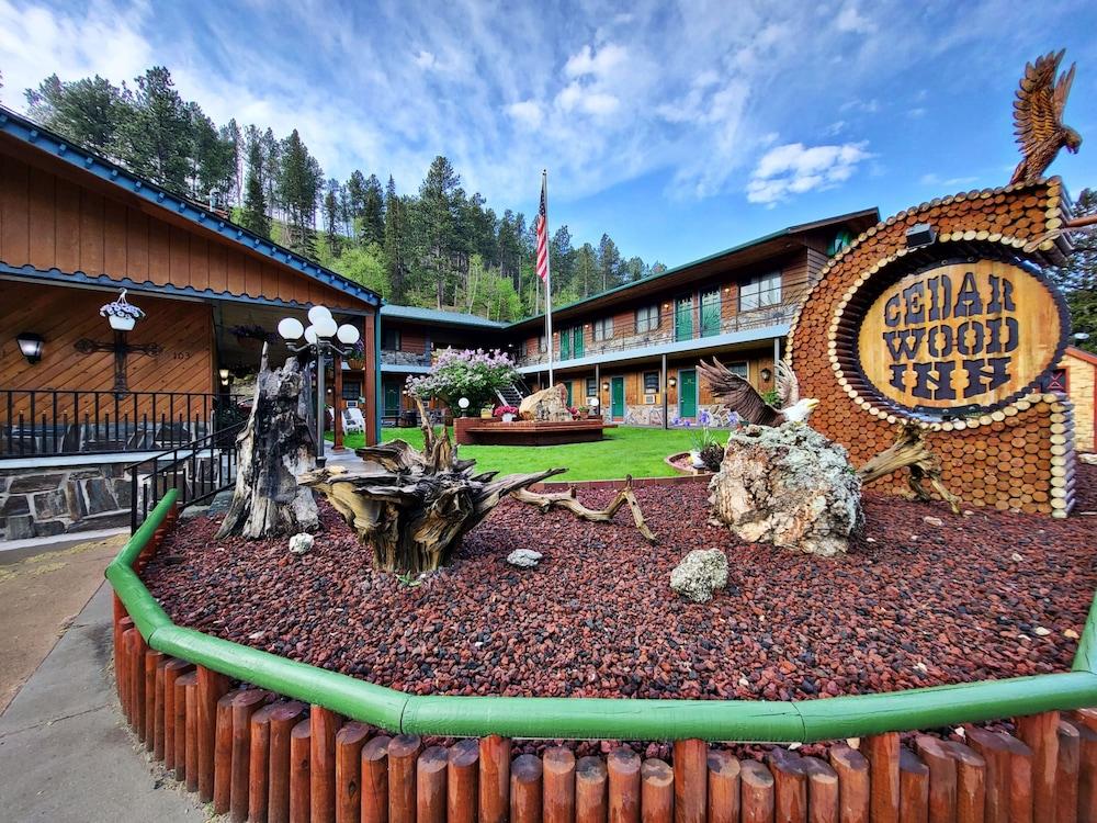 Cedar Wood Inn photo 45