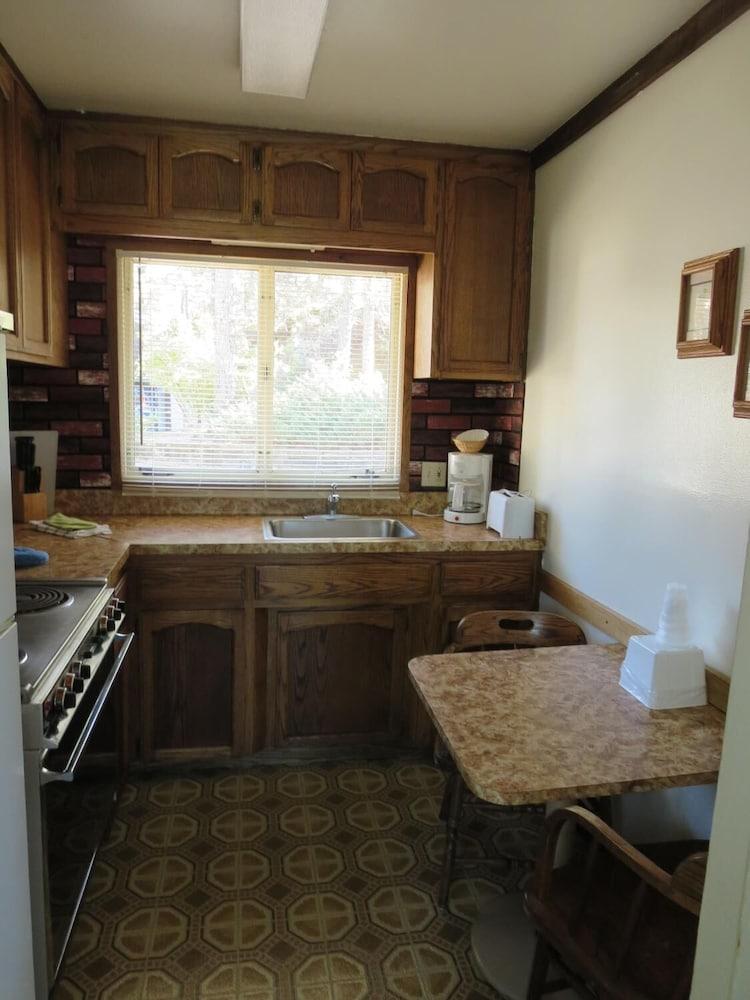 Bridge Bay Lodge at Shasta Lake photo 14
