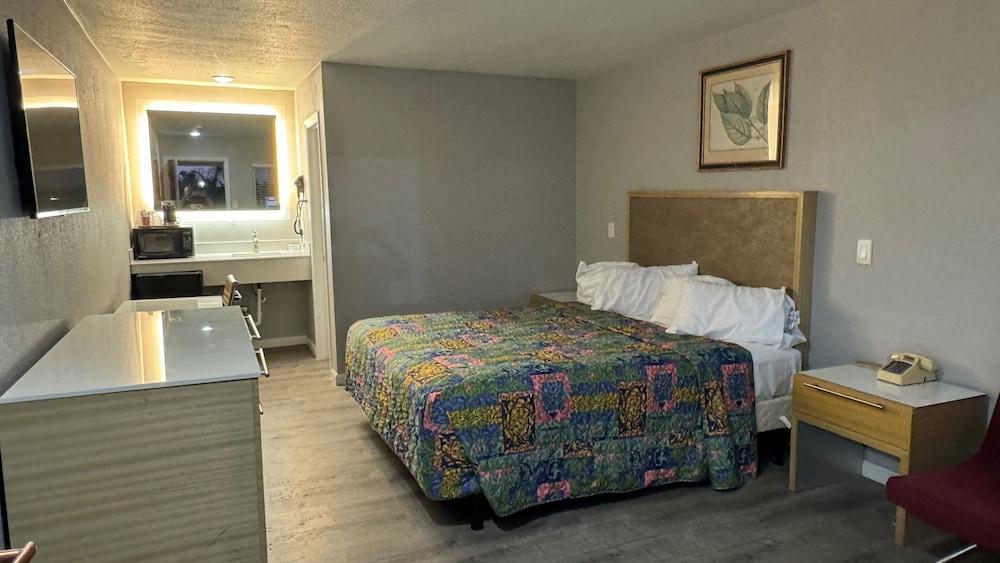 PACIFIC EXPRESS INN photo 8