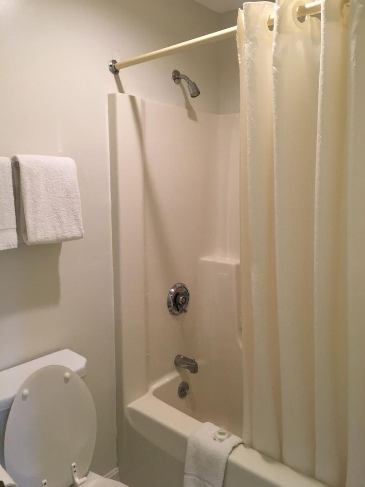 Gold Star Inn & Suites photo 21