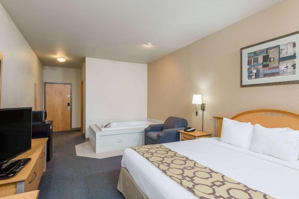 Baymont by Wyndham Noblesville photo 20