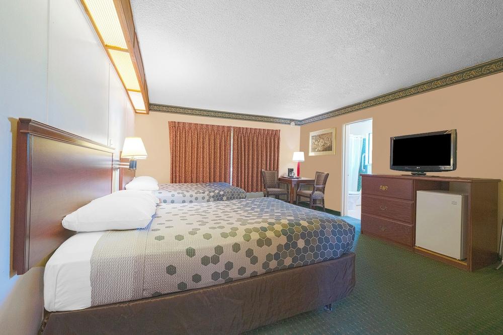 Broadway Inn photo 9