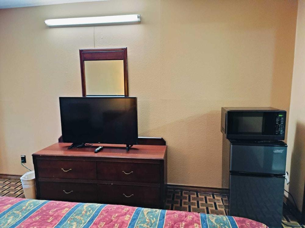 Victorian Inn photo 7