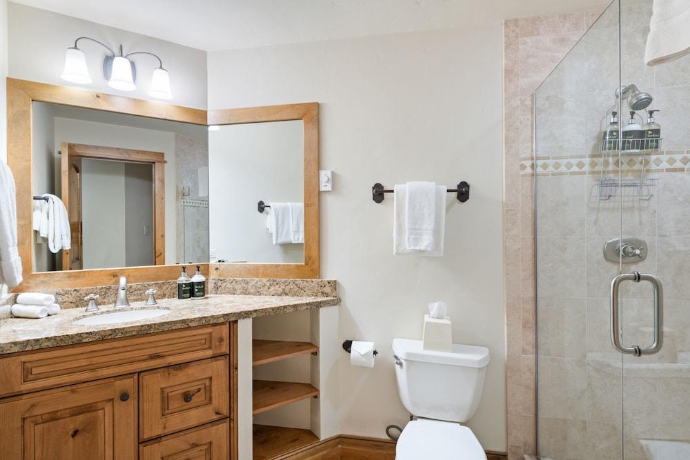 The Vail Spa Condominiums photo 68
